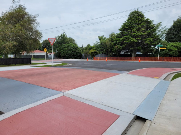 Raised safety platforms on Swansea Road, Stratford
