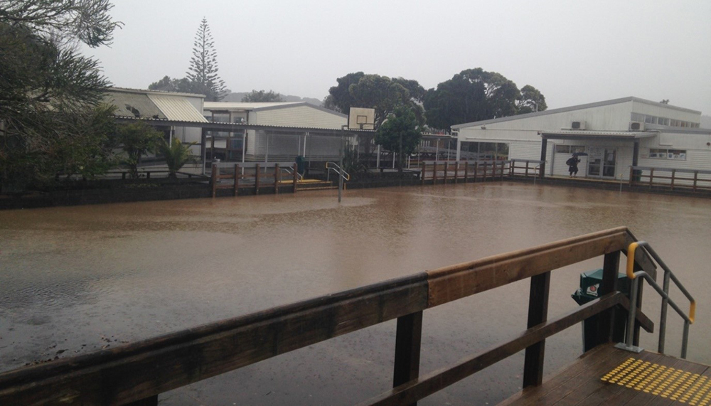 The Taipa Area School flooded before the bridge construction. 